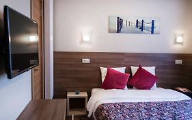 Antwerp Inn Hotel